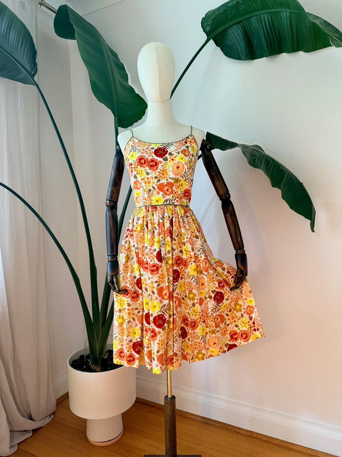 Vintage Late 1950s to Early 1960s Floral Sundress, Size Small