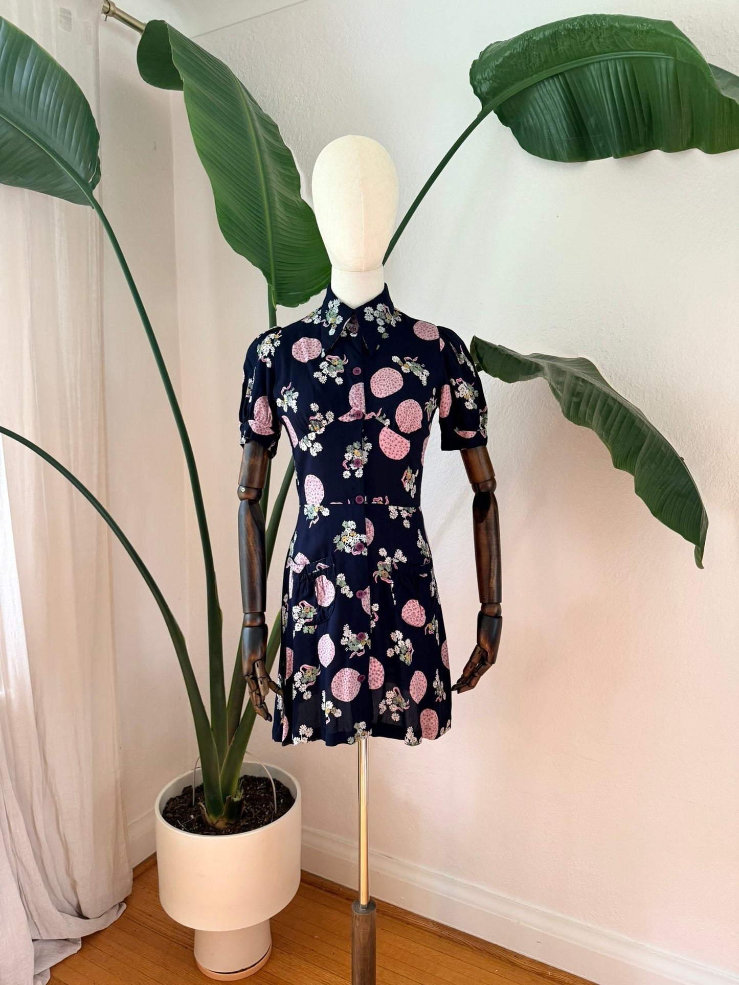 Vintage Early 1970's Floral Print Short Dress Size X-small