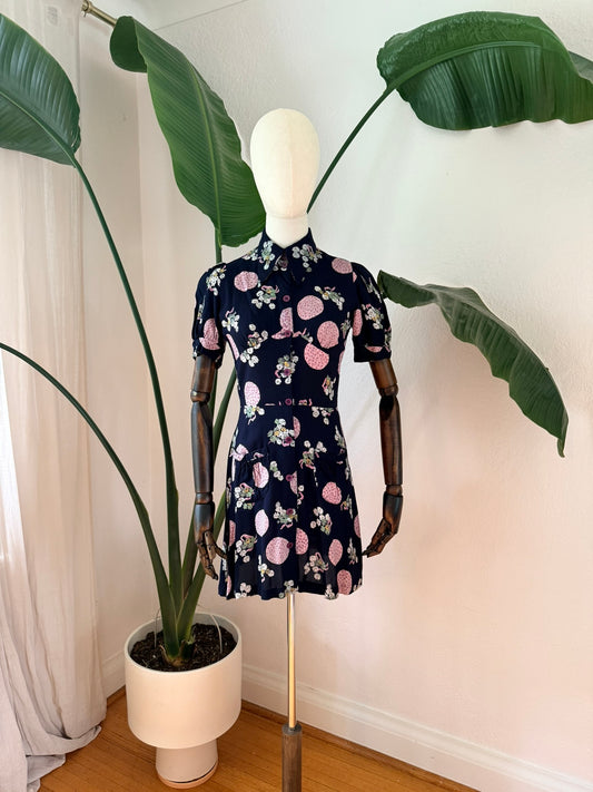 Vintage Early 1970's Floral Print Short Dress Size X-small