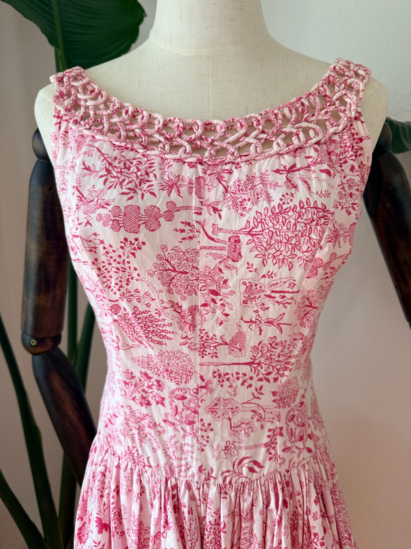 Vintage 1950s Jerry Gilden Plant Print Fit and Flare Dress Size Small