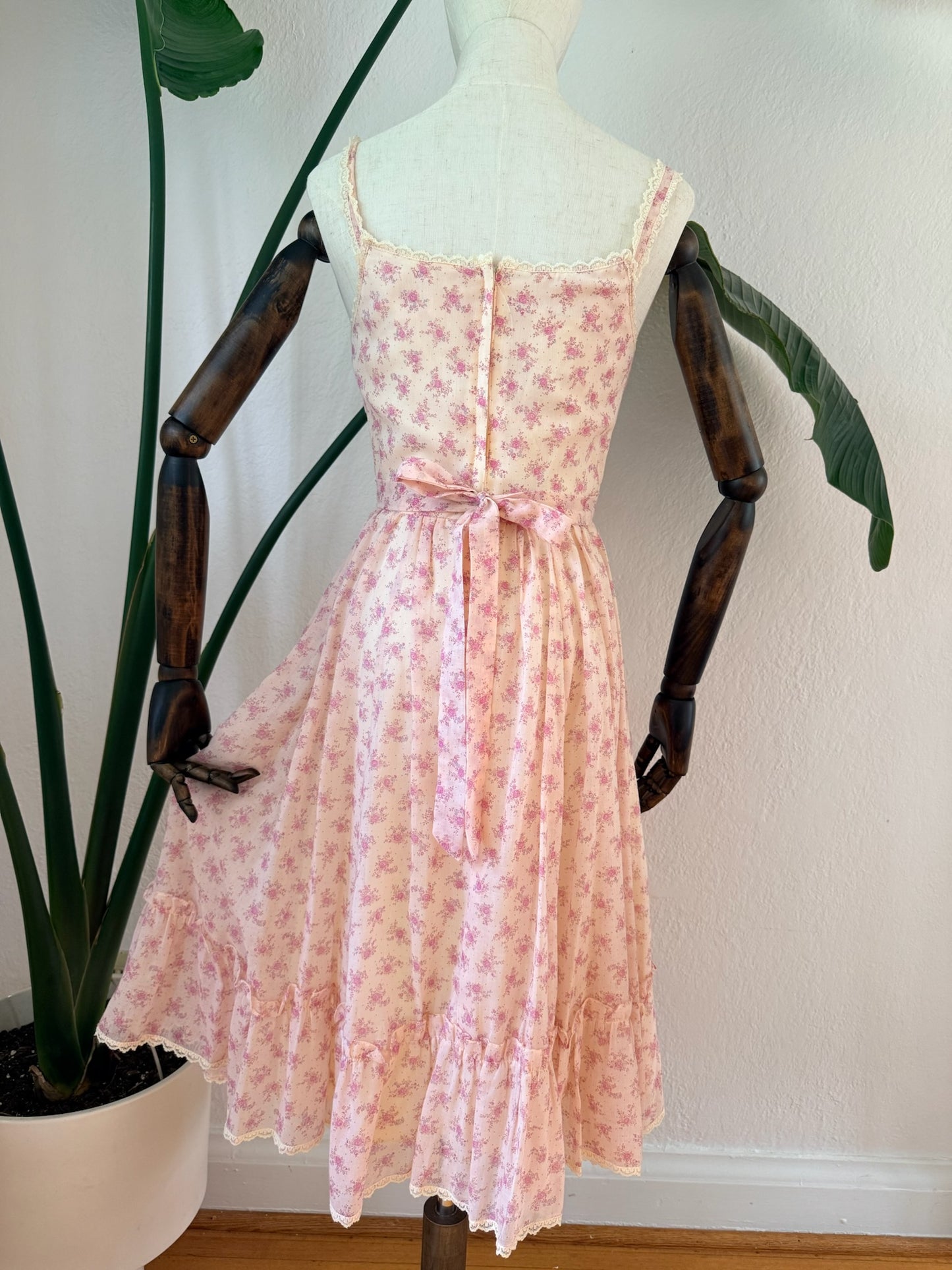 Vintage 1970s Pink Floral Prairie Gunne Sax Dress, Size 7