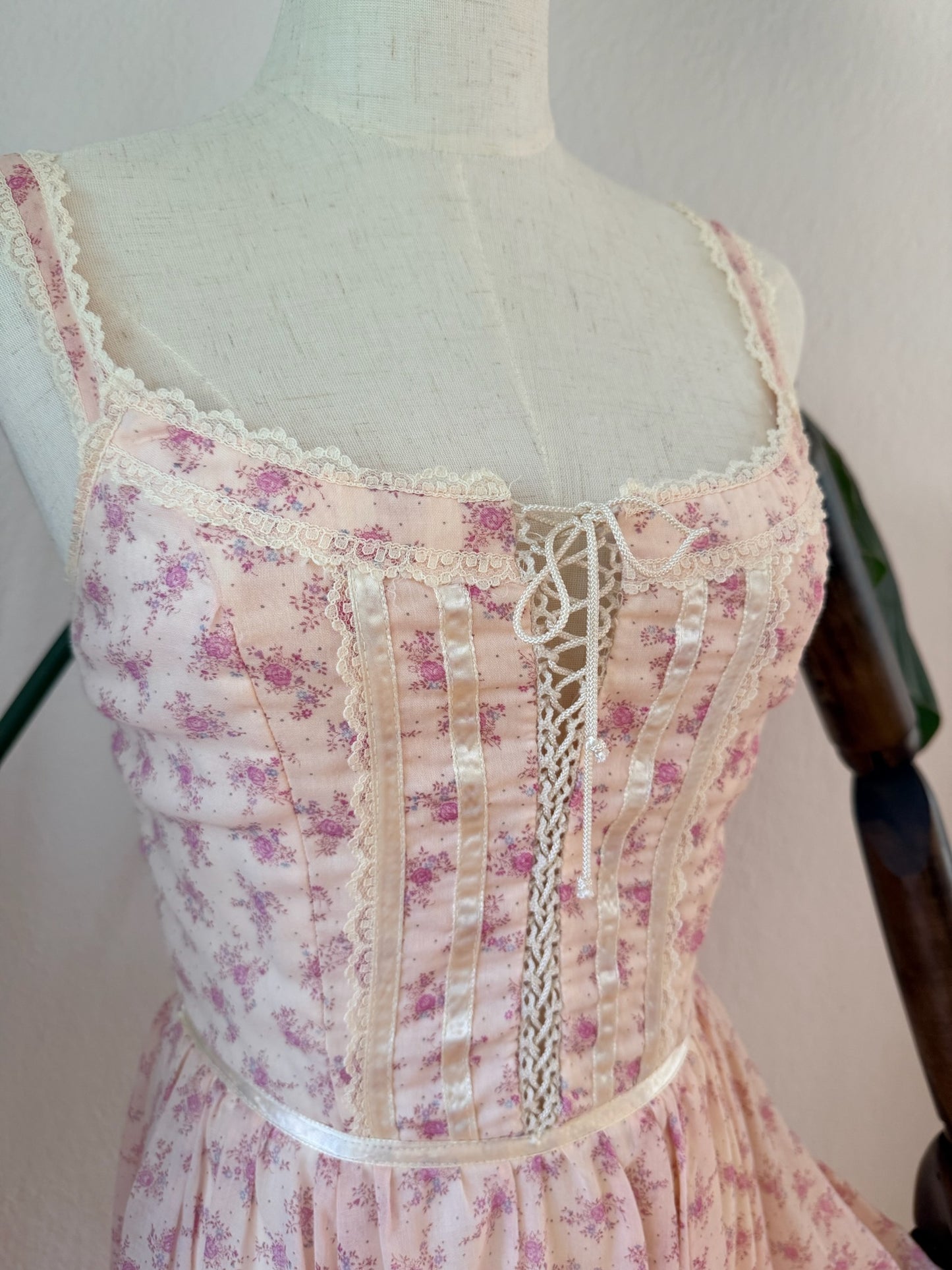 Vintage 1970s Pink Floral Prairie Gunne Sax Dress, Size 7