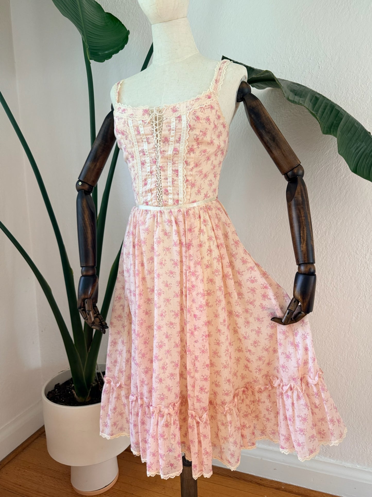 Vintage 1970s Pink Floral Prairie Gunne Sax Dress, Size 7