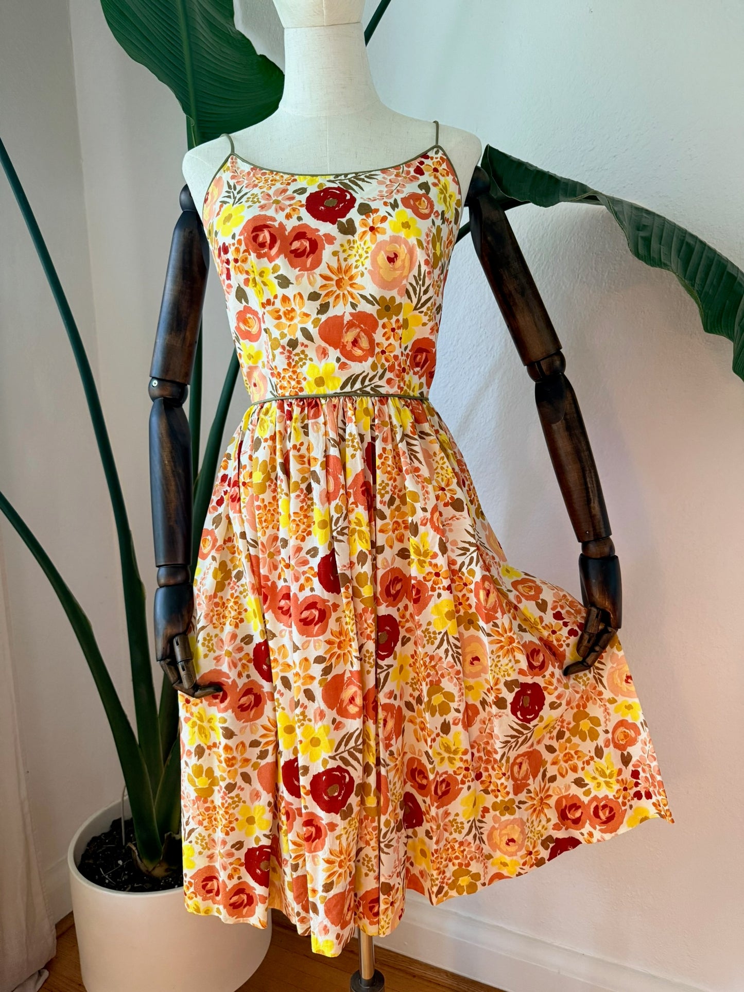 Vintage Late 1950s to Early 1960s Floral Sundress, Size Small