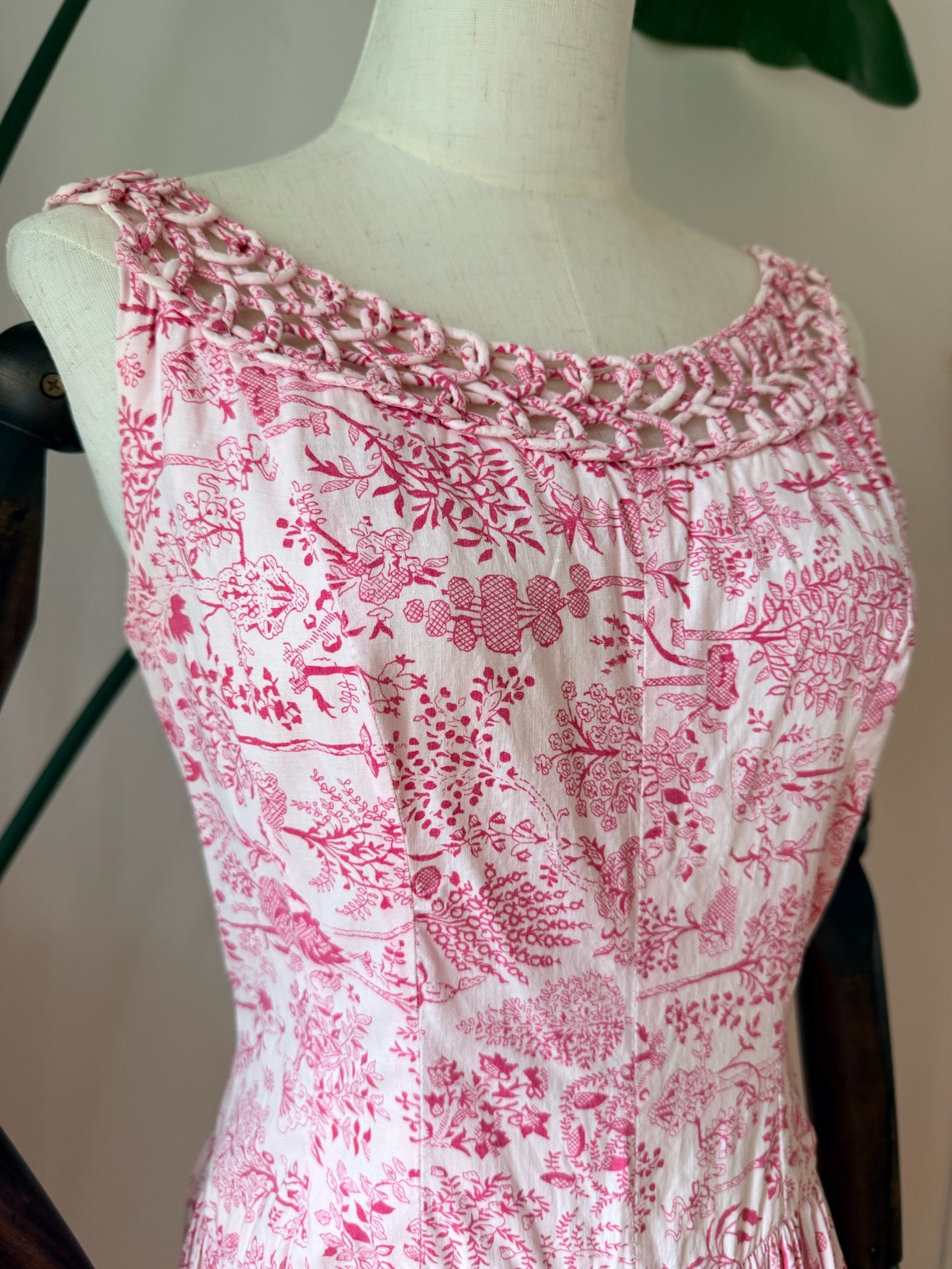 Vintage 1950s Jerry Gilden Plant Print Fit and Flare Dress Size Small