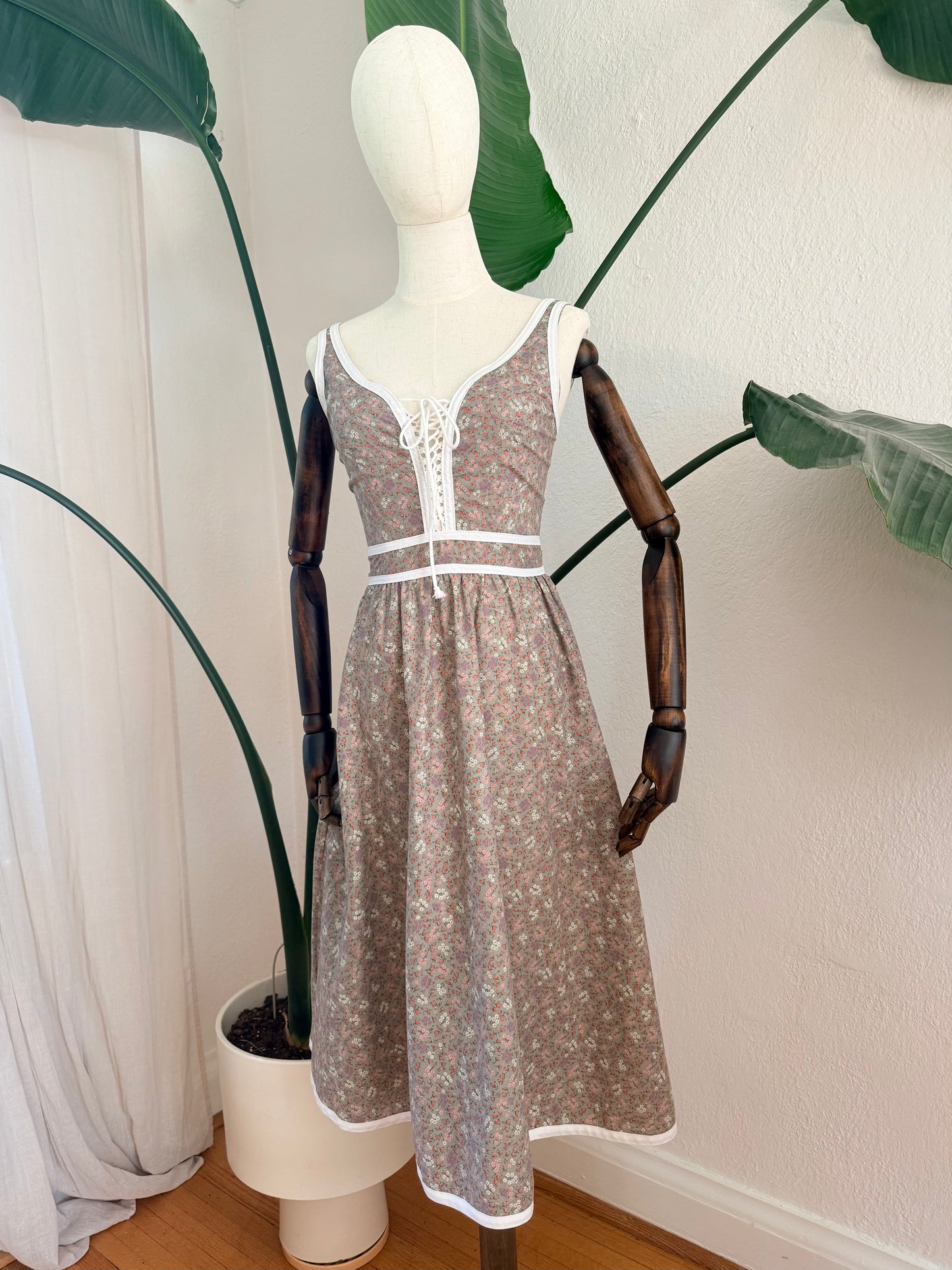 Vintage 1970's Gunne Sax Floral Print Prairie Dress Size 7