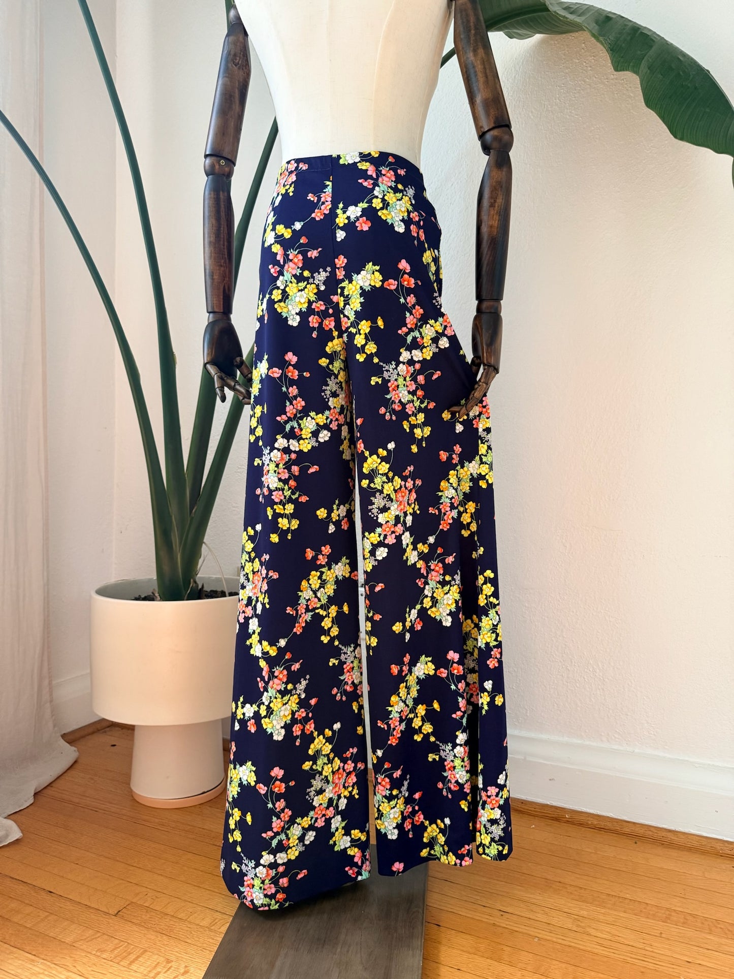 Vintage 1970s Pants, Size Medium