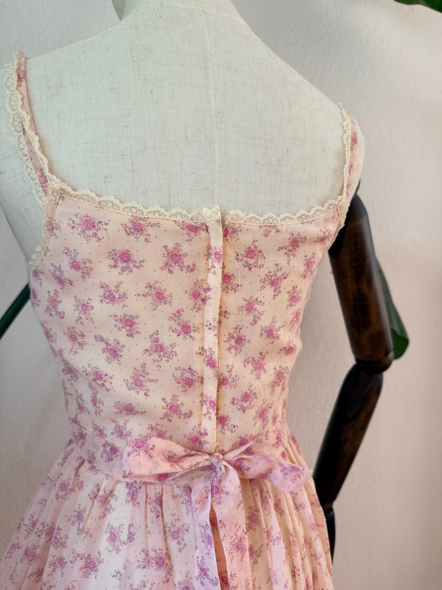 Vintage 1970s Pink Floral Prairie Gunne Sax Dress, Size 7
