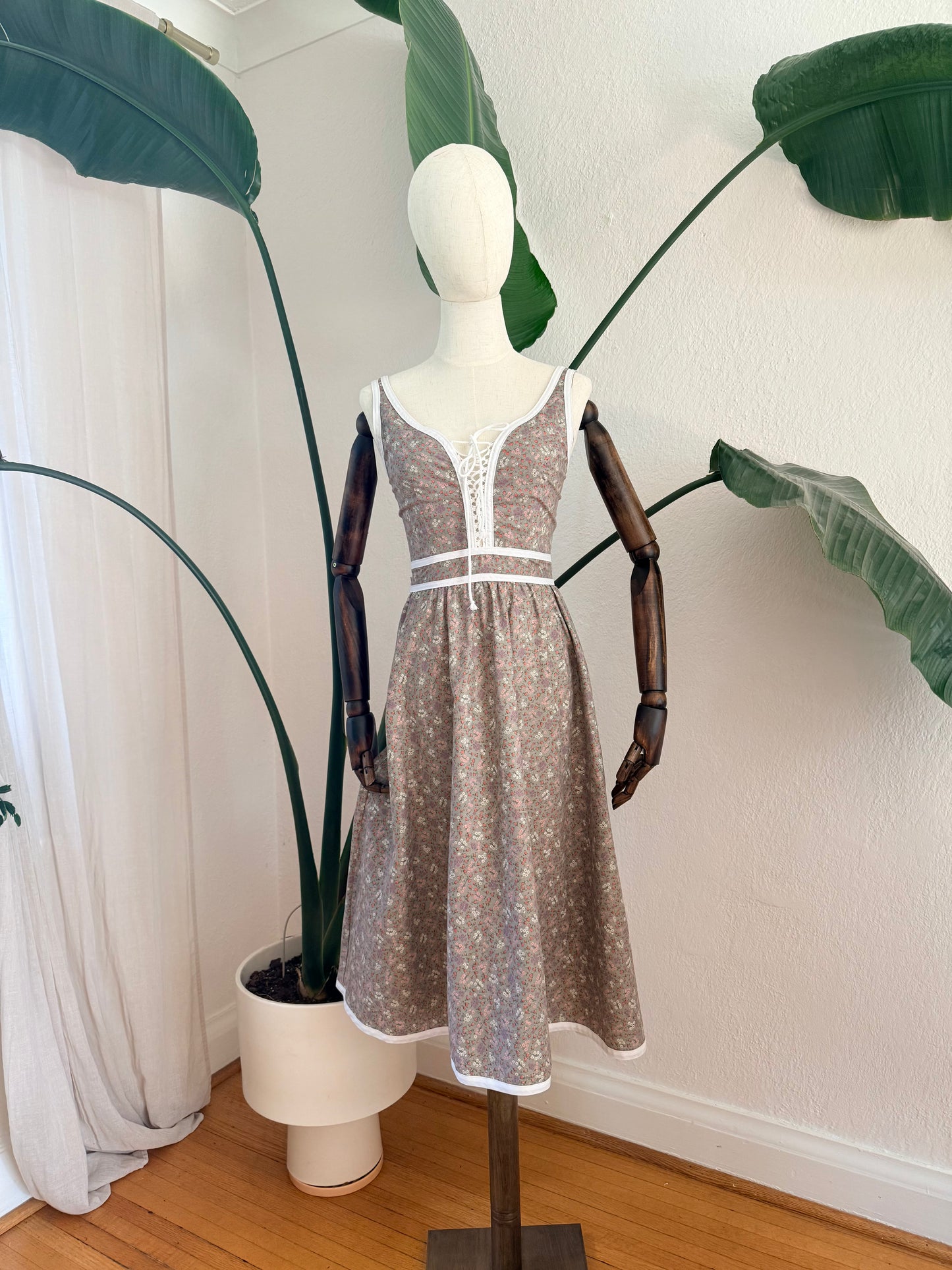 Vintage 1970's Gunne Sax Floral Print Prairie Dress Size 7